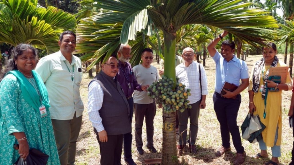 Hon’ble’ Advisor Shri. G. Ikuto Zhimomi and state officials visiting dwarf arecanut plantation plot at Central Plantation Crops Research Institute, (CPCRI-ICAR) Mangalore, Karnataka. 